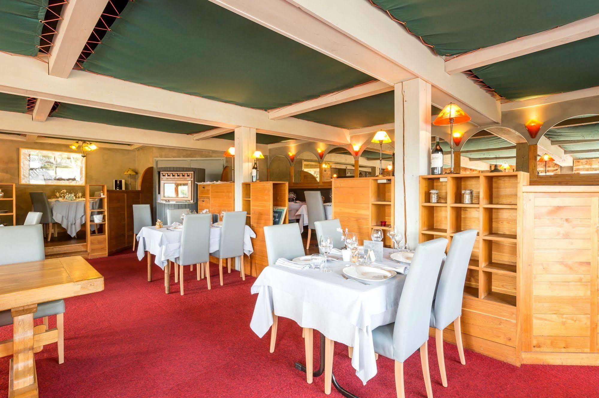 Hotel Restaurant La Tour Dunieres Екстер'єр фото