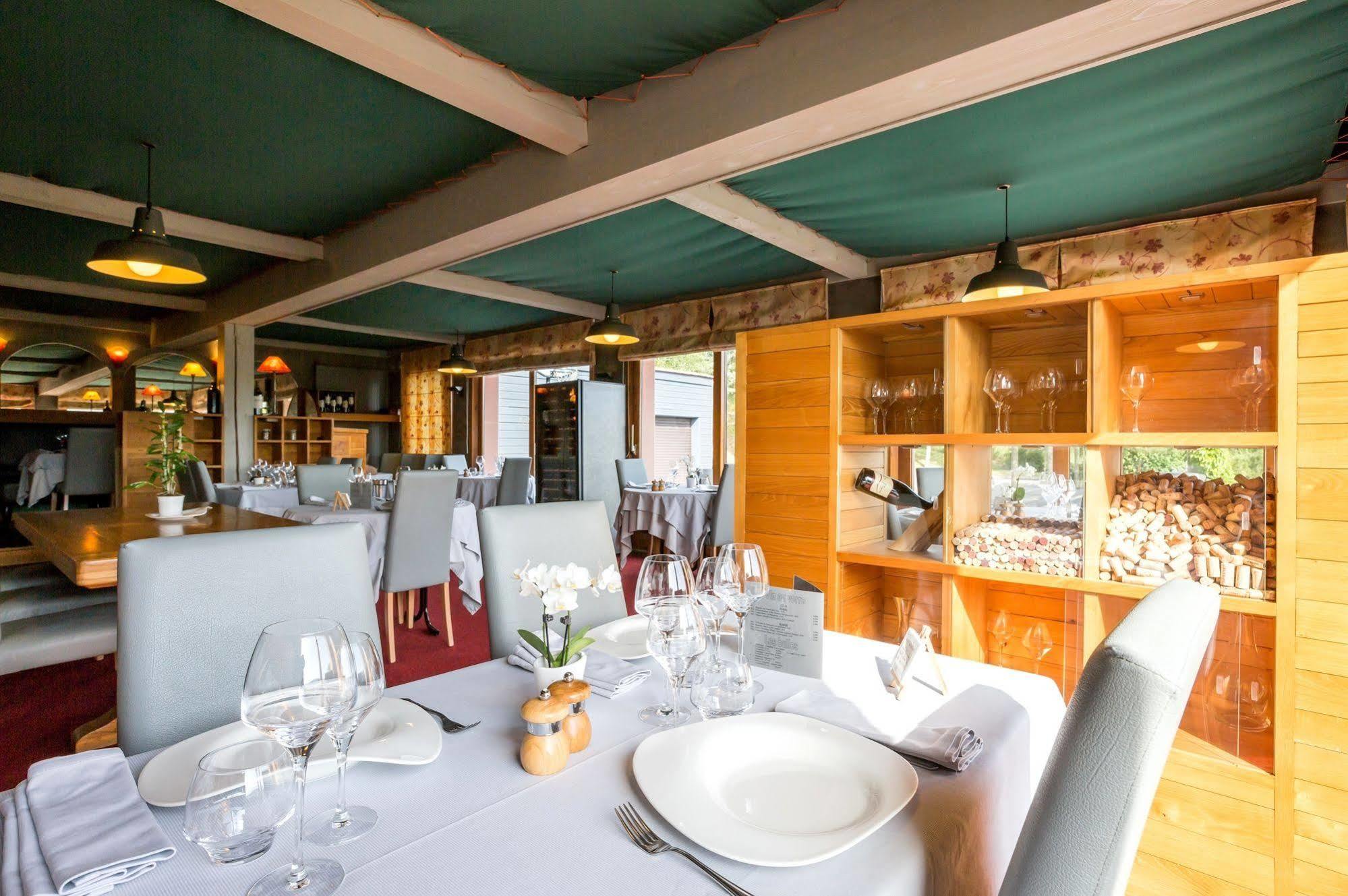 Hotel Restaurant La Tour Dunieres Екстер'єр фото