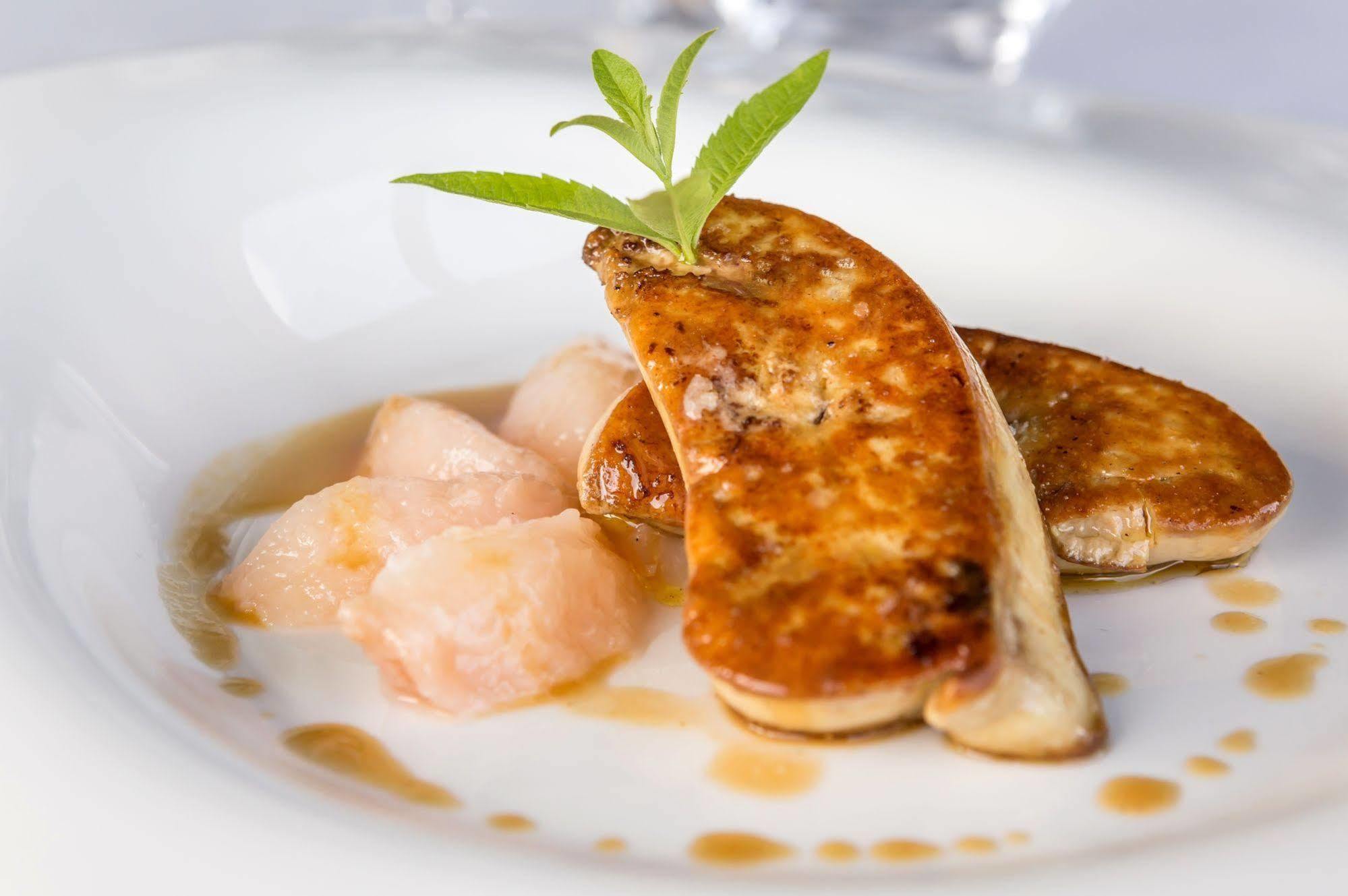 Hotel Restaurant La Tour Dunieres Екстер'єр фото