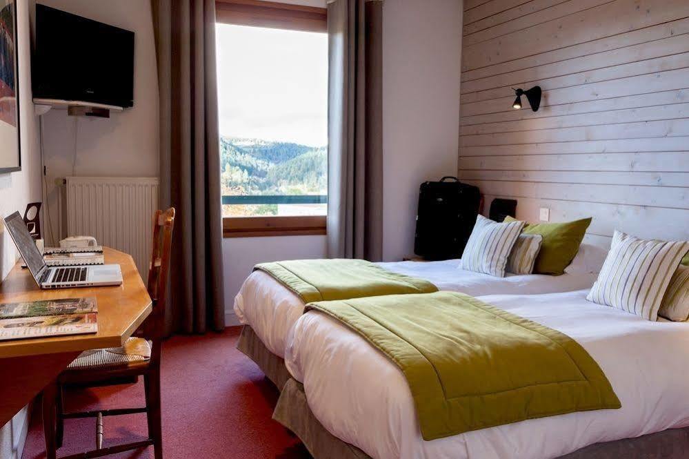 Hotel Restaurant La Tour Dunieres Екстер'єр фото